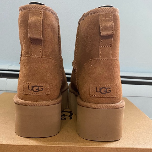 UGG Classic Mini Platform - Picture 10 of 11